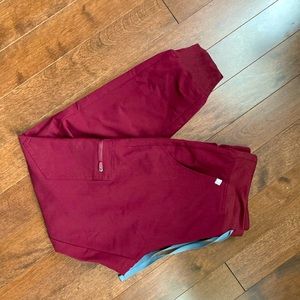 Figs zamora size s in burgundy